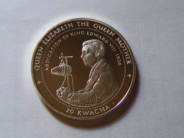 马拉维1998年20卡瓦查大银币 爱八退位 31.43